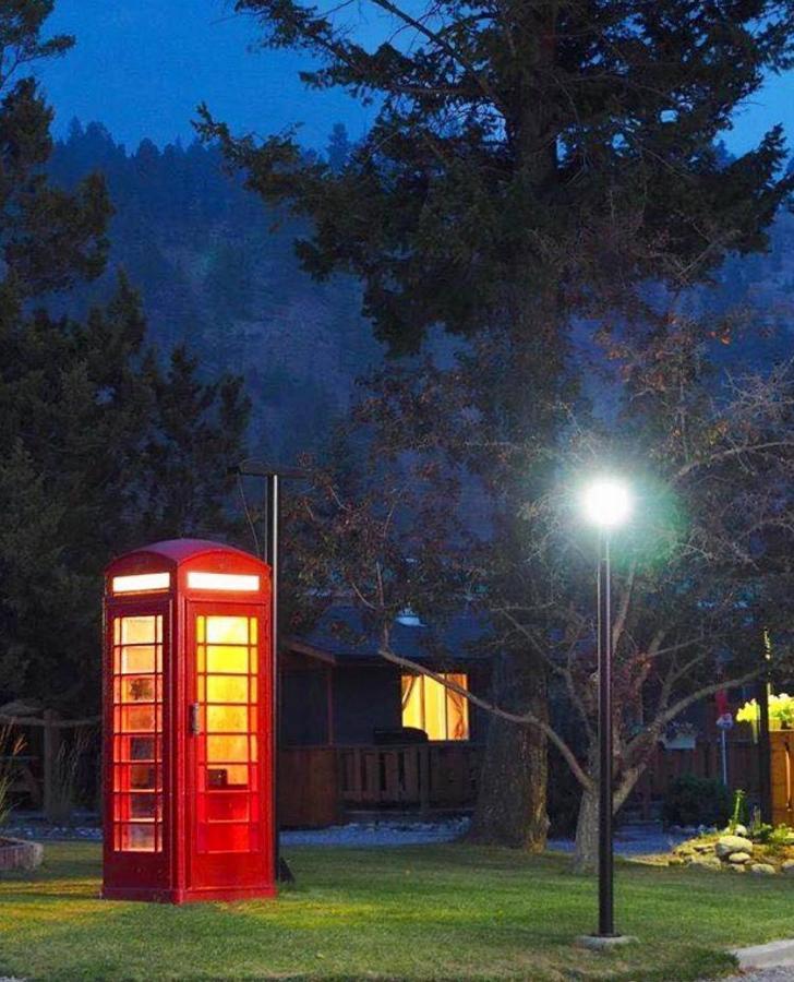 Piccadilly Motel Radium Hot Springs Luaran gambar