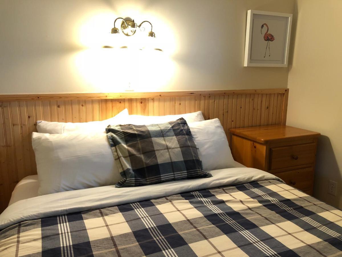 Piccadilly Motel Radium Hot Springs Luaran gambar