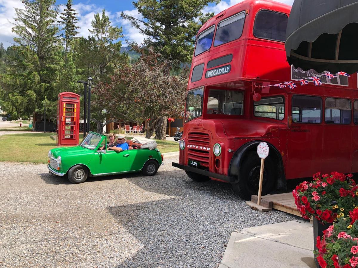 Piccadilly Motel Radium Hot Springs Luaran gambar