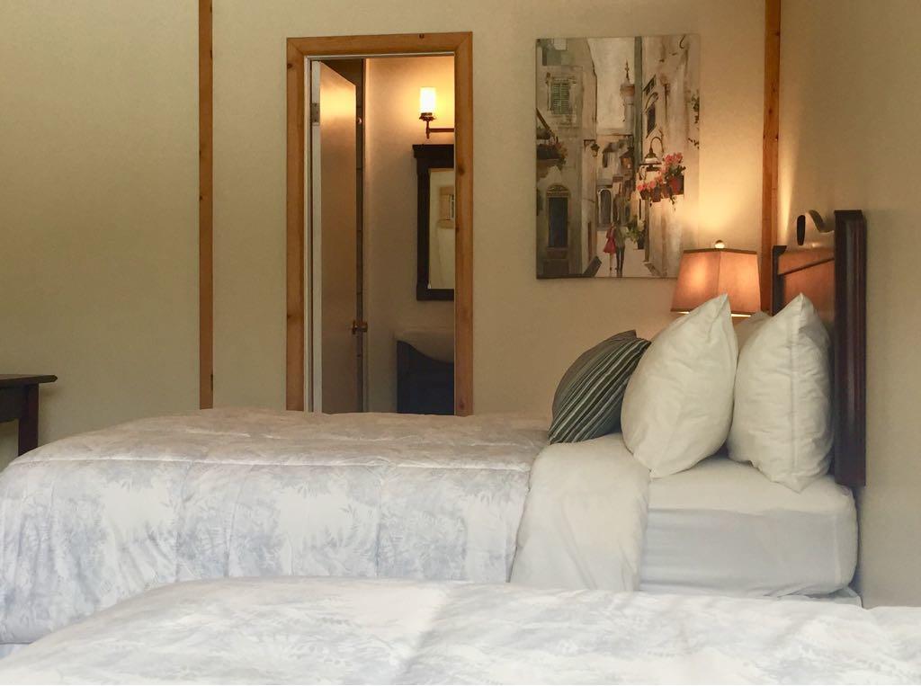 Piccadilly Motel Radium Hot Springs Luaran gambar
