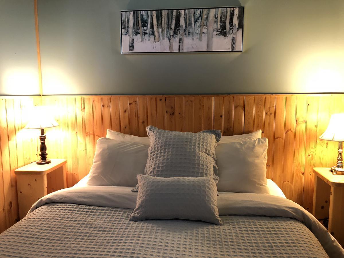 Piccadilly Motel Radium Hot Springs Luaran gambar